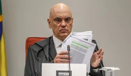Moraes repreende advogado de ex-assessor de Bolsonaro