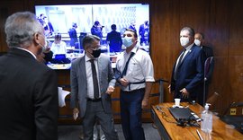 Miliciano considera vagabundo quem o enfrenta, diz Renan sobre discussão com Flavio Bolsonaro