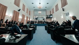 Aprovado projeto que exige certidão de antecedentes para quem trabalha com público infantojuvenil
