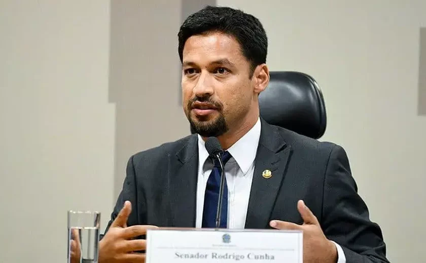 Senador ‘trocou’ Tereza Nelma por assessora de seu gabinete