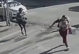 Moradores de Palmeira denunciam mulher em situação de rua por agredir quem recusa dar dinheiro