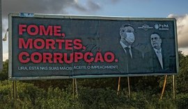 Em Arapiraca, outdoors cobram de Lira a análise de impeachment de Bolsonaro