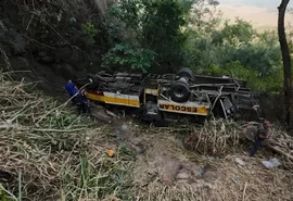 Após sete meses, começa retirada de ônibus de acidente na Serra da Barriga