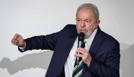 Lula faz criticas a Bolsonaro e fala sobre a estratégia eleitoral de Ciro Gomes
