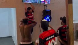 Vídeo: torcedor do Flamengo quebra a TV após eliminação na Copa do Brasi