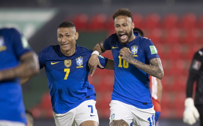 Brasil vence Paraguai fora de casa após 35 anos e dispara nas Eliminatórias