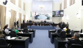 Após um mês de recesso, apenas oito parlamentares comparecem e sessão da ALE é encerrada