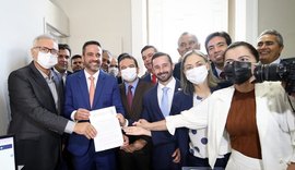 Partidários de Lira aparecem em foto no lançamento de candidatura de Dantas