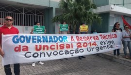 Manifestantes pedem nomeação de concursados para gestão do Hospital da Mulher