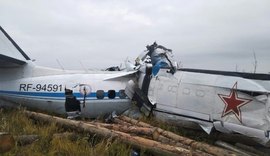 Avião cai e deixa pelo menos 16 mortos na Rússia