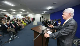 Desembargador Klever Loureiro assume o comando do governo do Estado