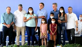 Em Alagoas, Bolsonaro pede ajuda na aprovação de PL que fixa ICMS sobre combustíveis