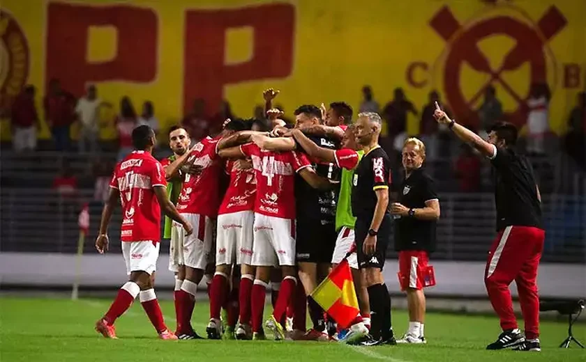 CRB bate Sampaio Corrêa e conquista a primeira vitória na Série B