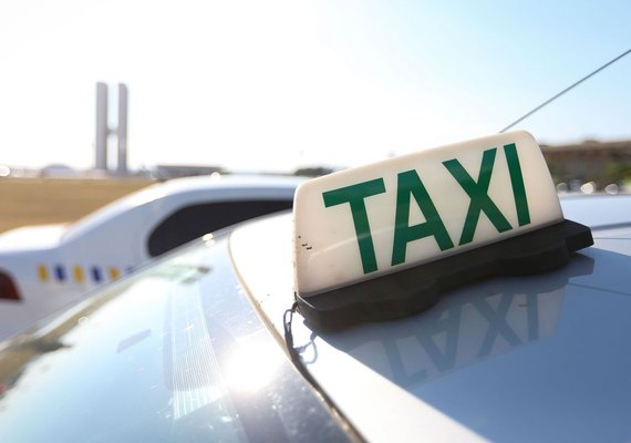 Proposta para redução do Imposto de Renda para taxistas e motoristas de app avança