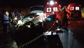 Veículo colide com trator na BR-316 e condutor foge do local