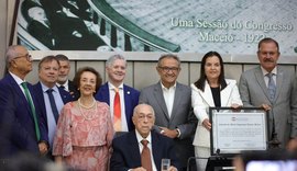 ALE homenageia o pediatra Dr. Milton Hênio com entrega da comenda Tavares Bastos
