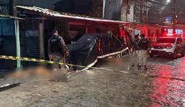 Homens são mortos e outro consegue fugir após atentado a tiros no Feitosa