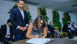 Adriana Araújo toma posse como Controladora-Geral do Estado de Alagoas