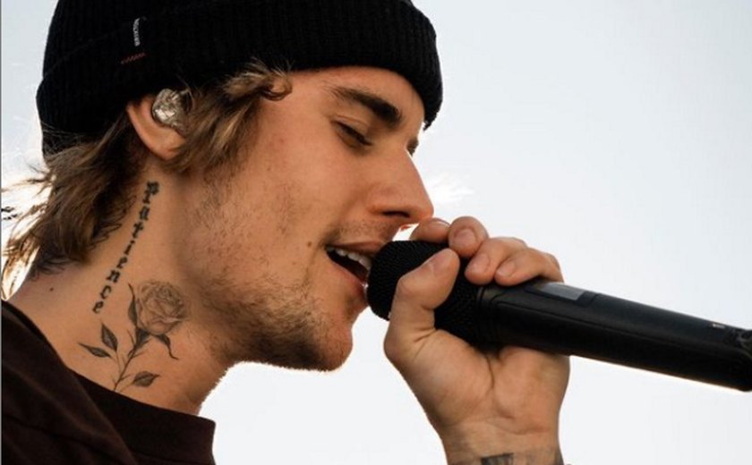 Justin Bieber reúne Snoop Dogg, Usher e Ludacris em remix de “Peaches”