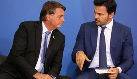 Bolsonaro mobiliza Ministério das Comunicações para agendar encontro com WhatsApp
