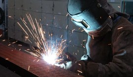 De acordo com IBGE produção industrial cresceu em outubro