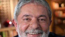 Em homenagem ao dia dos professores, ex-presidente Lula afirma que educar é 'a arte das artes'