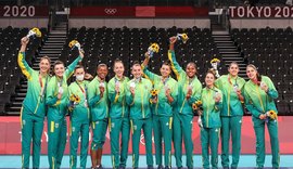 Brasil perde para os EUA e é prata no vôlei feminino em Tóquio