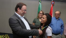 Alagoanos medalhistas da Olimpíada Brasileira de Física são premiados