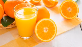 Tarifaço de Trump pode gerar prejuízo de até R$ 4,3 bilhões ao setor de suco de laranja