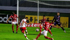 CRB bate o Vila Nova por 2 a 1 e volta para o G4