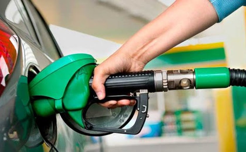 Petrobras reduz preço da gasolina em 1,9% nas refinarias