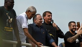 Randolfe diz que CPI questionará o governo sobre aglomeração provocada por Bolsonaro