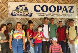 COOPAZ recebe alunos de curso técnico de agricultura