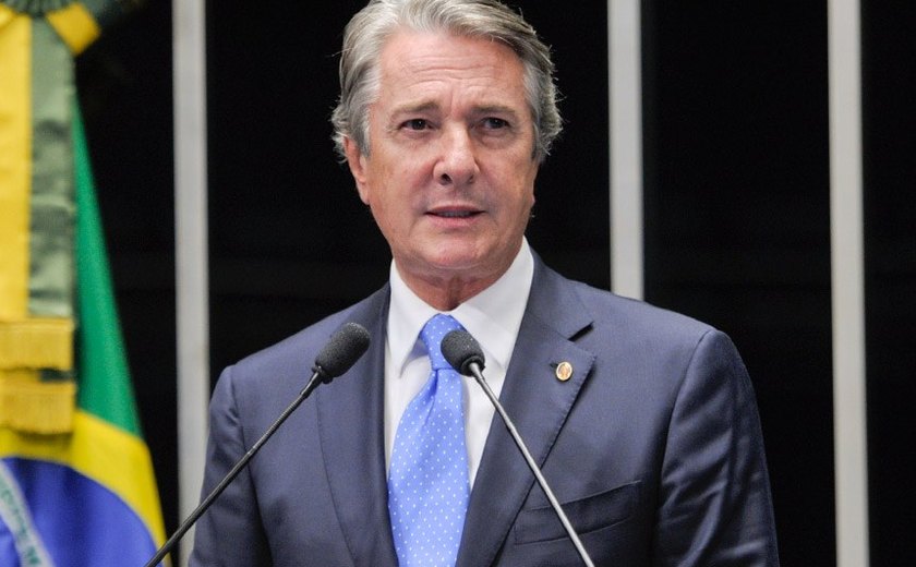 Grupo de Collor assume comando de dois partidos em Alagoas