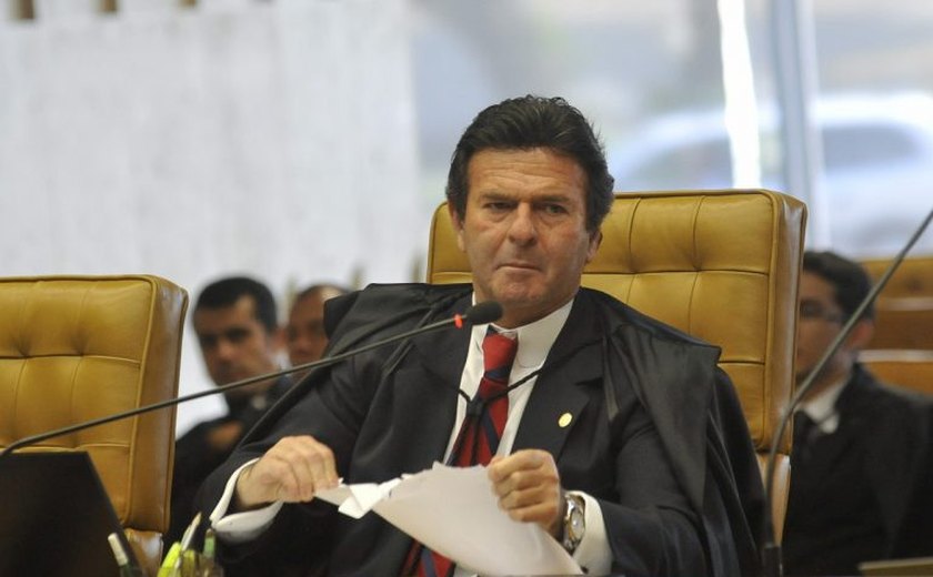 Ministro Luiz Fux reage com firmeza ao afirmar que “ninguém, ninguém fechará essa corte”