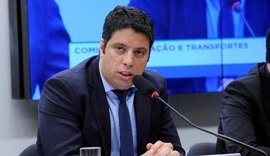 Sem perceber microfone ligado, deputado xinga Arthur Lira em sessão da Câmara dos Deputados