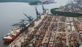 Tarifaço de 50% dos EUA entra em vigor hoje e pressiona exportações brasileiras