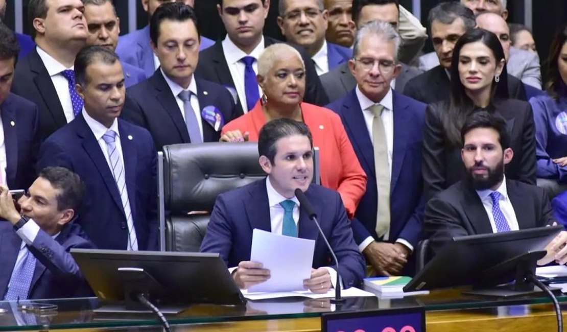 007 à brasileira? Na PEC da Blindagem, deputados só faltaram exigir 'licença para matar'
