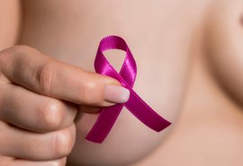 Especialista destaca importância do autoexame para o diagnóstico precoce do câncer de mama