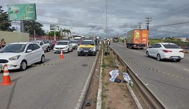 Idosa morre atropelada após tentar atravessar rodovia em interior de AL