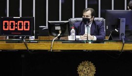 Centrão resiste e proposta de adiamento de eleições municipais trava na Câmara