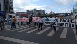 Ex-funcionários da empresa Veleiro fazem protestos e bloqueiam parcialmente a Av. Fernandes Lima