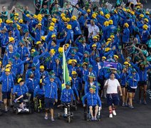 Brasil anima a Champs-Élysées na abertura dos Jogos Paralímpicos