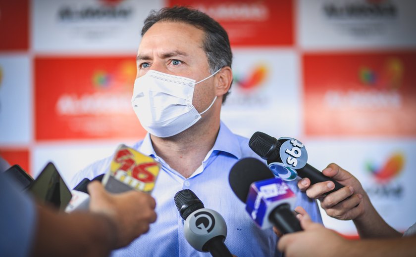 Renan Filho critica fala de Bolsonaro sobre suspensão do uso de máscaras