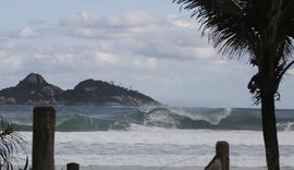 Litoral de Alagoas terá ressaca com ondas de até 2,5 metros
