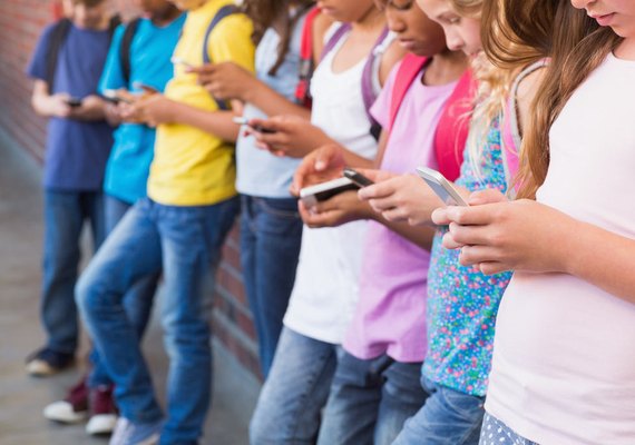 Câmara avança para fechar brecha no ECA e criminalizar assédio online a adolescentes