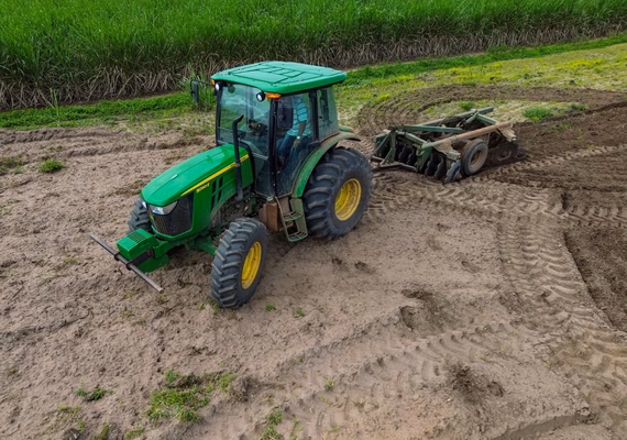 Mais de 60 agricultores recebem capacitação em curso gratuito de Mecanização Agrícola