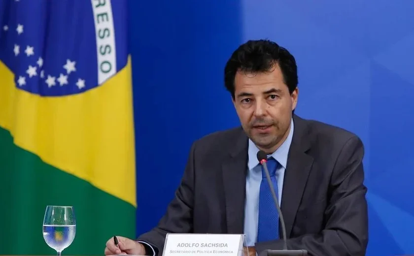 Ministro diz que governo não pode interferir nos preços da Petrobras