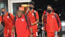 Equipe do CRB embarca para partida contra o Goianésia