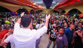 '15 propostas, 15 compromissos': Paulo Dantas recebe documento com ações para o Benedito Bentes